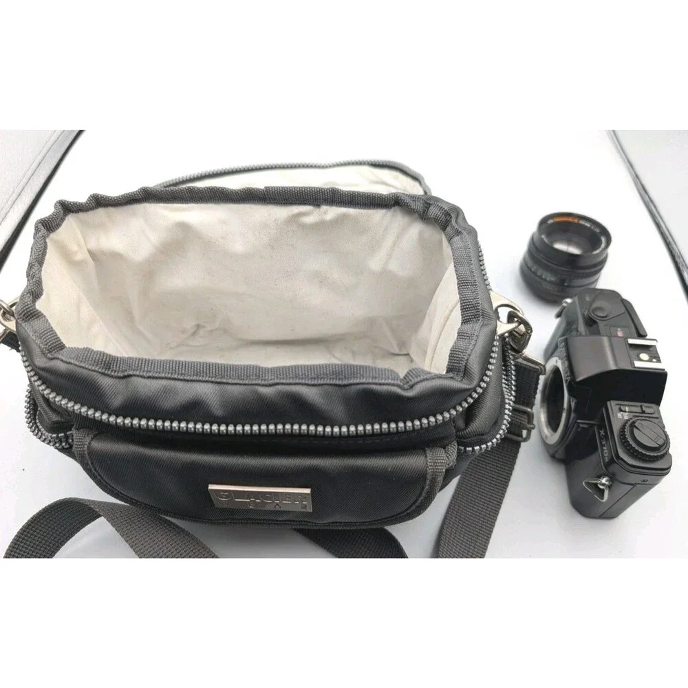 Vintage Minolta X-370 35mm Camera w/case Yellowed Removable Lens